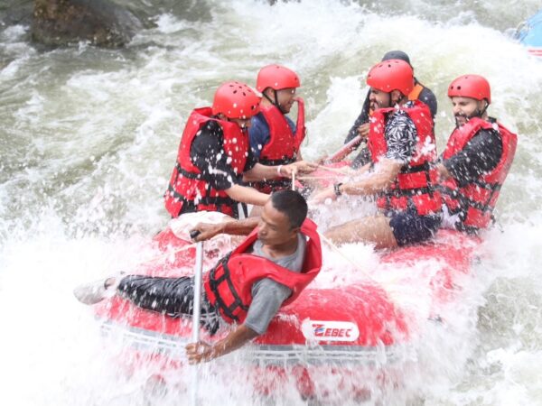 White Water Rafting at Song Preak