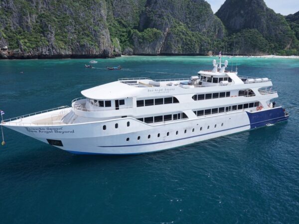 Phi Phi Island Tour (Big Boat) + Economy Seat + Lunch