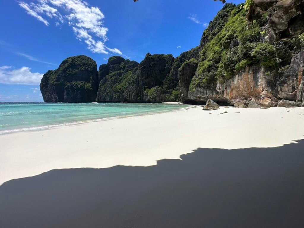 Phi Phi Island Tour by Big Boat Full Day Trip